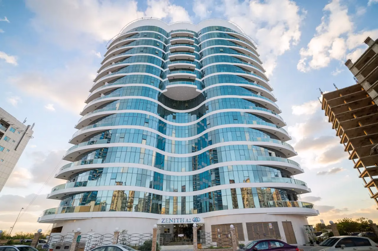 Invest in Dubai Pool Property